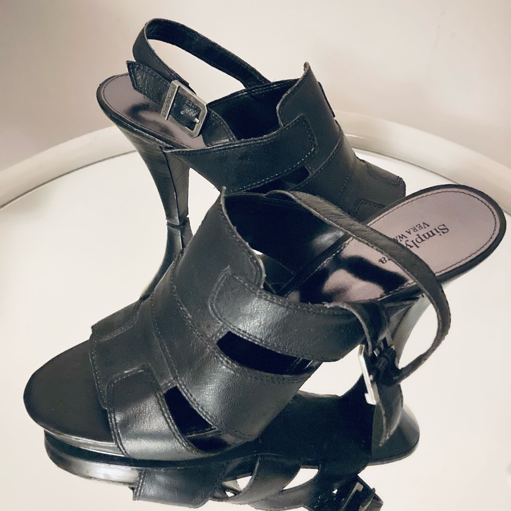 👠Host Pick 👠Vera Wang Strapy Heels - Picture 3 of 11